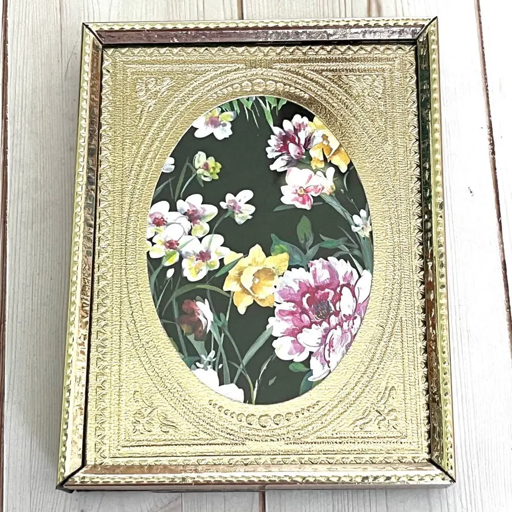 Lot of 3 Small Vintage Gold Metal Frames 4